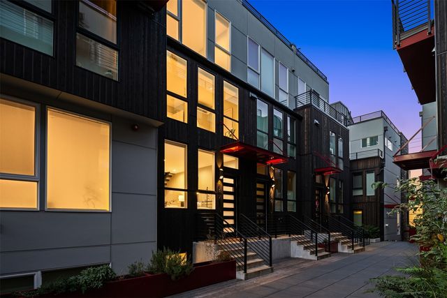 1717 20th Avenue, Seattle, WA 98122