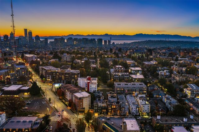 1717 20th Avenue, Seattle, WA 98122