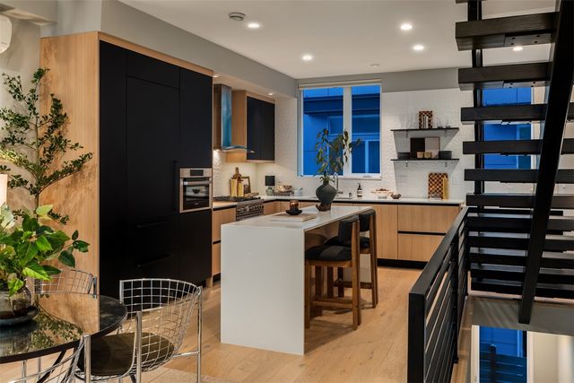 1717 20th Avenue, Seattle, WA 98122
