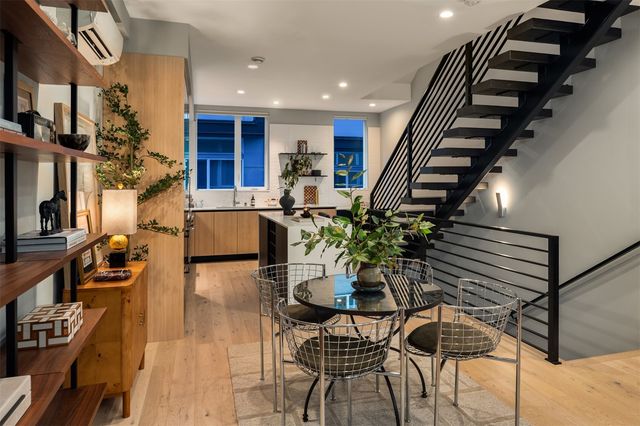 1717 20th Avenue, Seattle, WA 98122