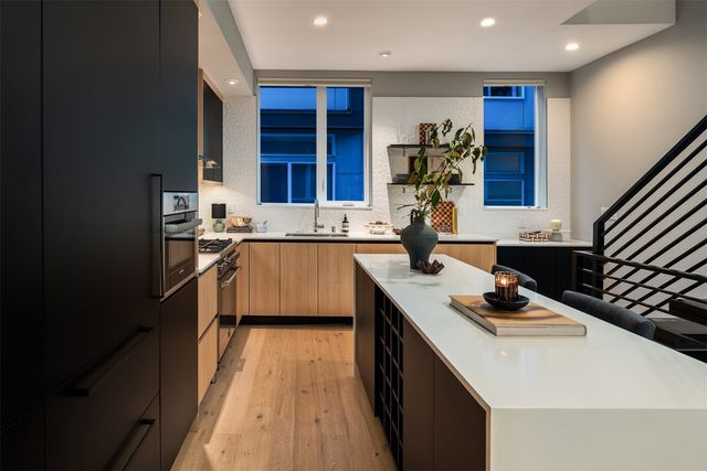 1717 20th Avenue, Seattle, WA 98122