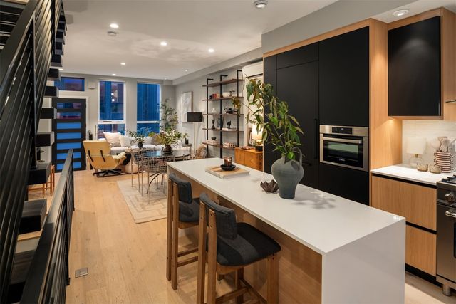 1717 20th Avenue, Seattle, WA 98122
