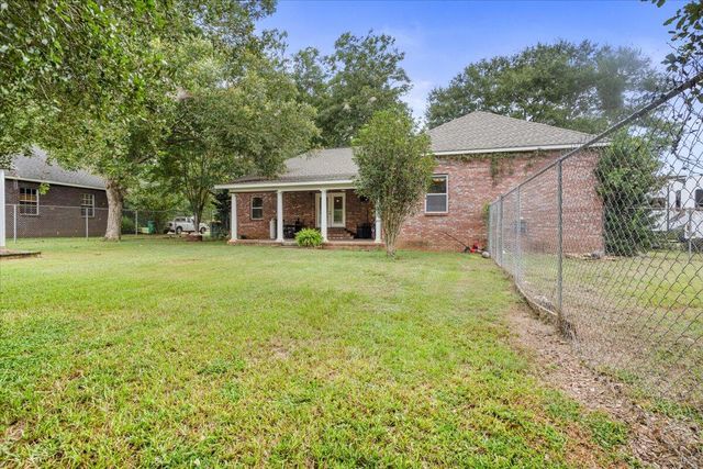 617 Macedonia Rd., Petal, MS 39465