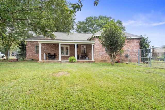 617 Macedonia Rd., Petal, MS 39465