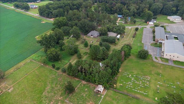 617 Macedonia Rd., Petal, MS 39465