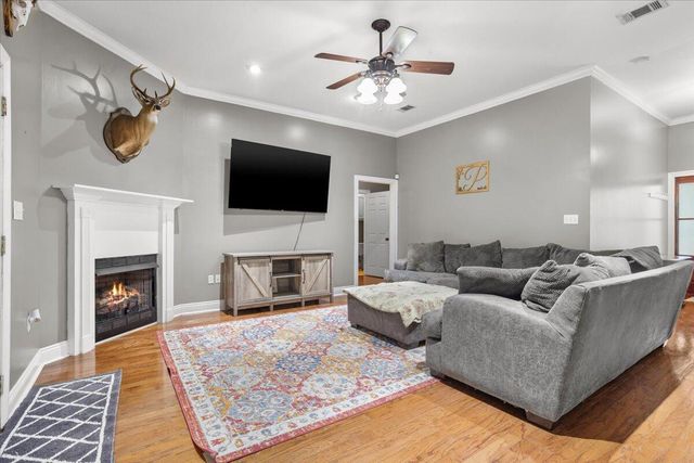 617 Macedonia Rd., Petal, MS 39465