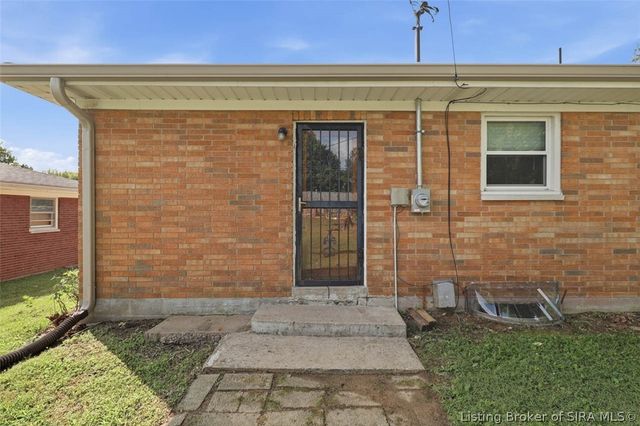 634 Pennsylvania Avenue, Sellersburg, IN 47172