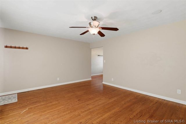 634 Pennsylvania Avenue, Sellersburg, IN 47172