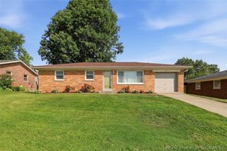 634 Pennsylvania Avenue, Sellersburg, IN 47172