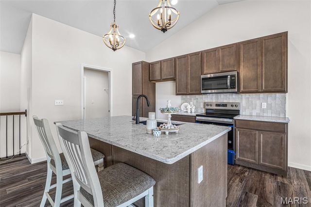 1512 Louisiana Drive, Herculaneum, MO 63048