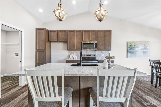 1512 Louisiana Drive, Herculaneum, MO 63048