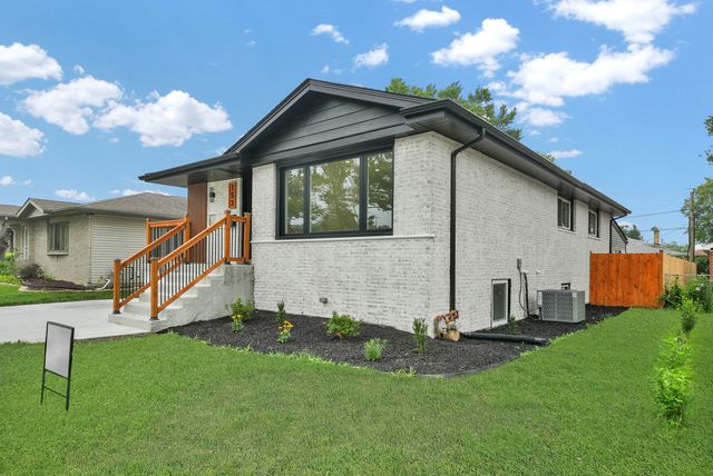 153 W 27th Place, South Chicago Heights, IL 60411
