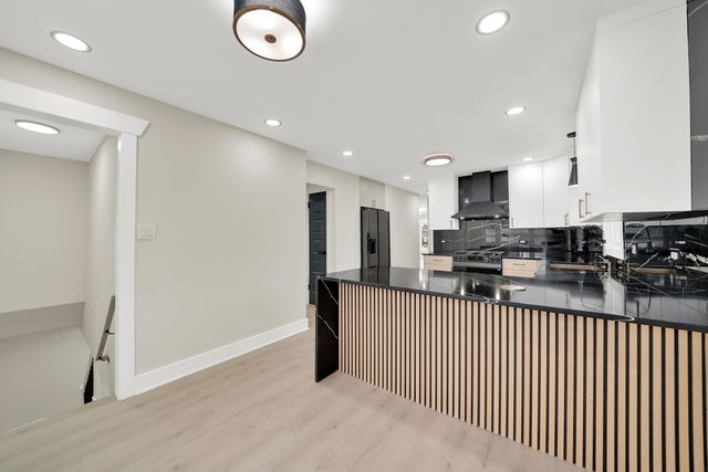 153 W 27th Place, South Chicago Heights, IL 60411