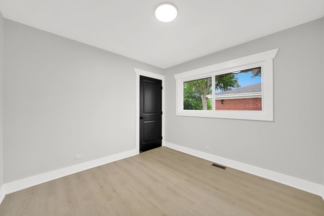 153 W 27th Place, South Chicago Heights, IL 60411