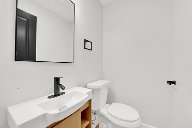153 W 27th Place, South Chicago Heights, IL 60411