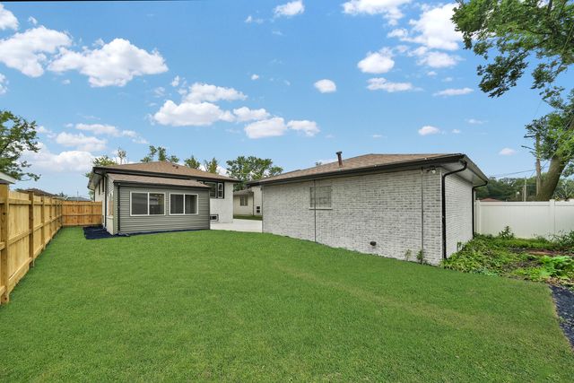 153 W 27th Place, South Chicago Heights, IL 60411