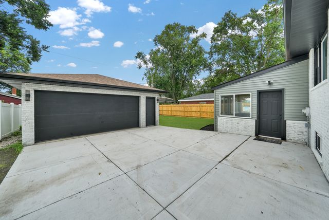 153 W 27th Place, South Chicago Heights, IL 60411