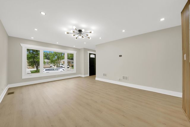 153 W 27th Place, South Chicago Heights, IL 60411