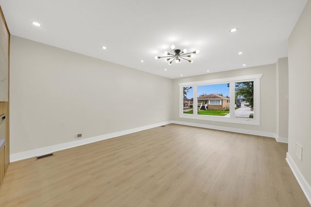 153 W 27th Place, South Chicago Heights, IL 60411