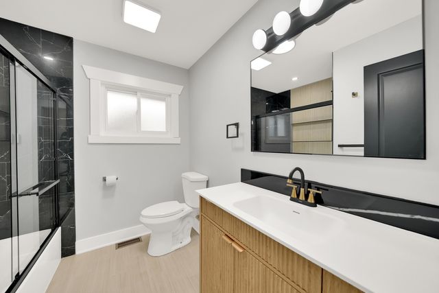 153 W 27th Place, South Chicago Heights, IL 60411