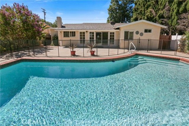 22841 Mariano Street, Woodland Hills (los Angeles), CA 91367