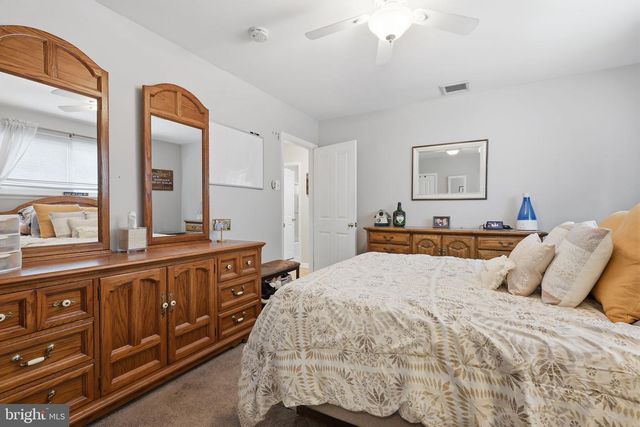 401 RED BARN RD, Willow Grove, PA 19090