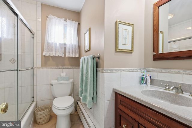 401 RED BARN RD, Willow Grove, PA 19090