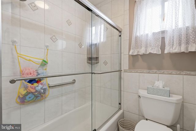 401 RED BARN RD, Willow Grove, PA 19090