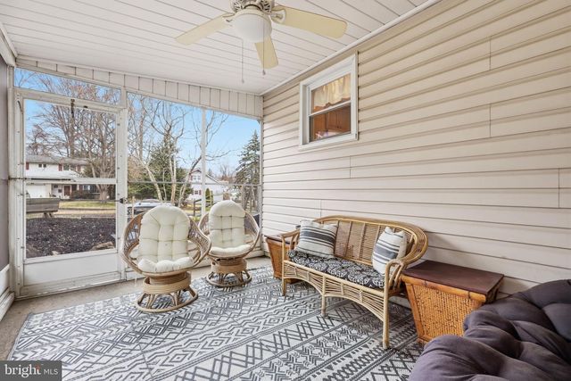 401 RED BARN RD, Willow Grove, PA 19090