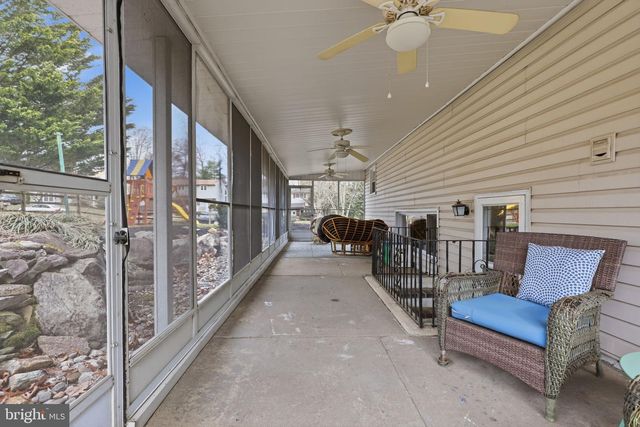 401 RED BARN RD, Willow Grove, PA 19090