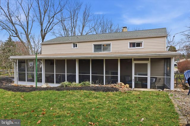 401 RED BARN RD, Willow Grove, PA 19090