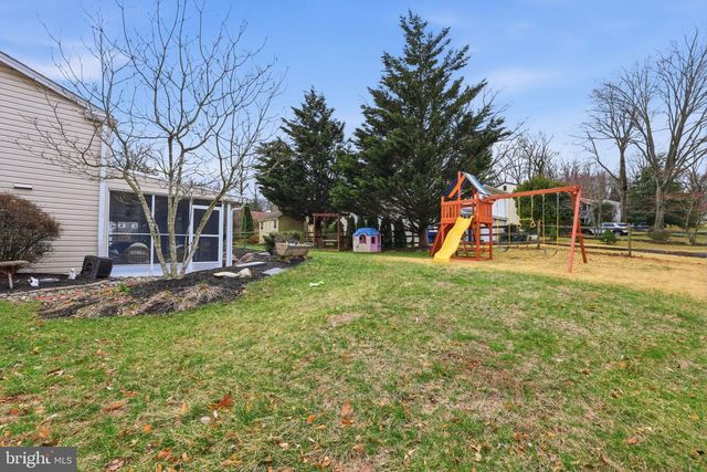 401 RED BARN RD, Willow Grove, PA 19090