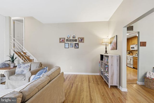 401 RED BARN RD, Willow Grove, PA 19090