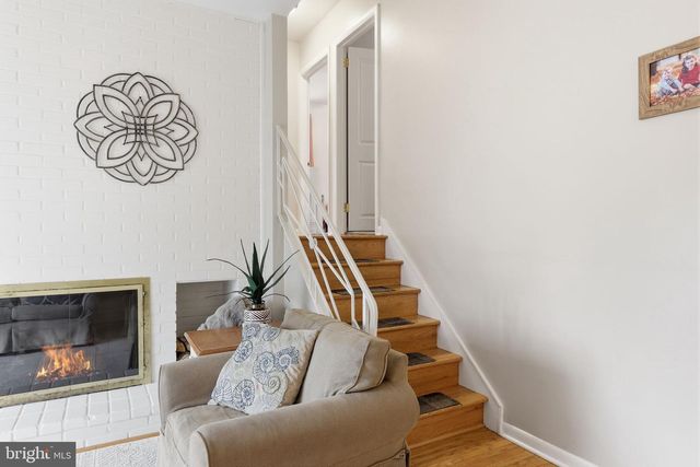 401 RED BARN RD, Willow Grove, PA 19090