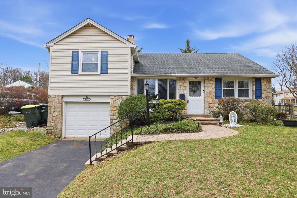 401 RED BARN RD, Willow Grove, PA 19090