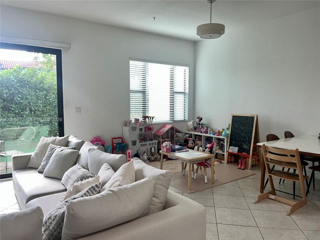 1346 SW 113th Ter 1346, Pembroke Pines, FL 33025