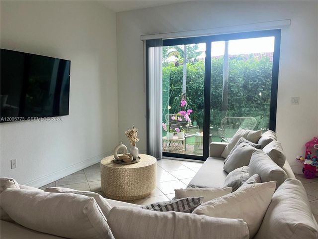 1346 SW 113th Ter 1346, Pembroke Pines, FL 33025