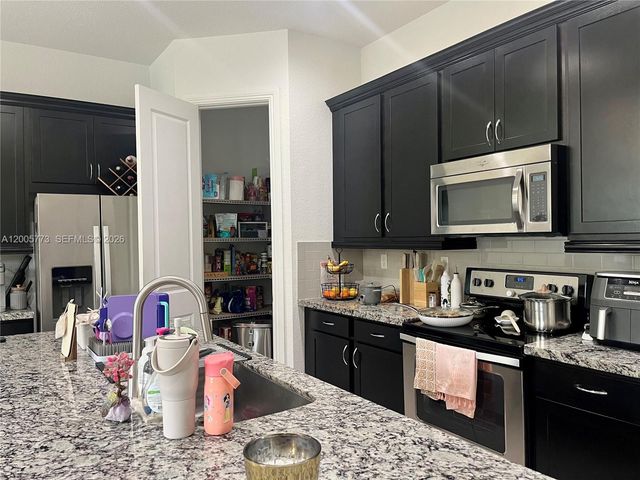 1346 SW 113th Ter 1346, Pembroke Pines, FL 33025