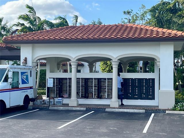 1346 SW 113th Ter 1346, Pembroke Pines, FL 33025