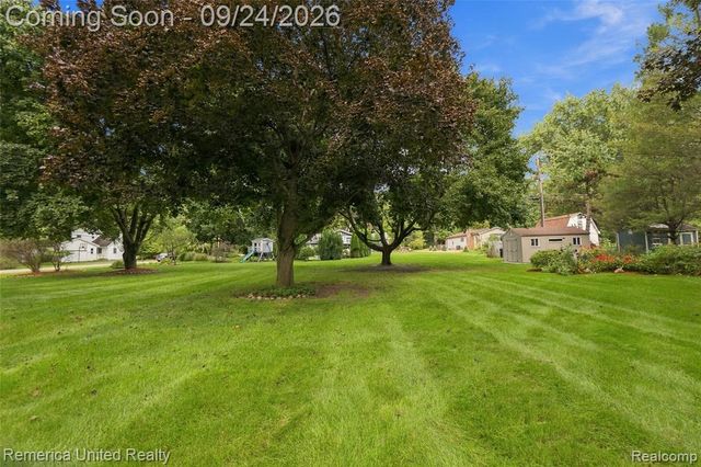 6601 Hemlock Court, Brighton, MI 48116