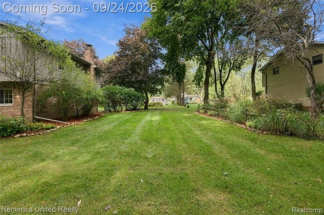 6601 Hemlock Court, Brighton, MI 48116
