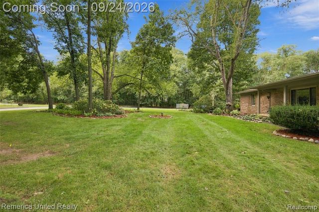 6601 Hemlock Court, Brighton, MI 48116