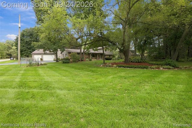 6601 Hemlock Court, Brighton, MI 48116