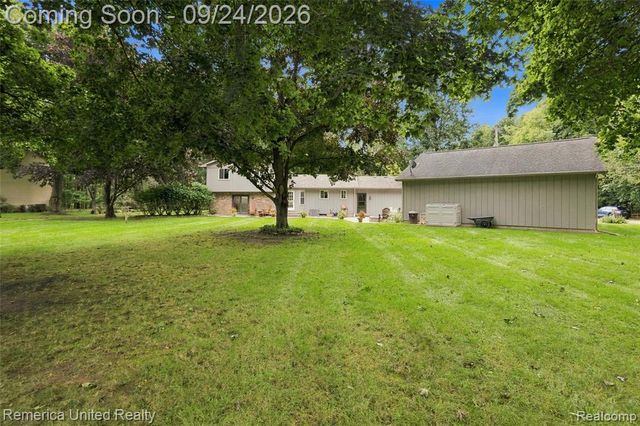 6601 Hemlock Court, Brighton, MI 48116
