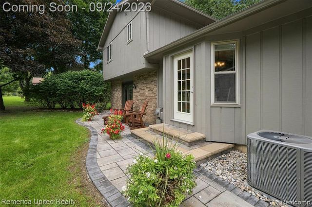 6601 Hemlock Court, Brighton, MI 48116
