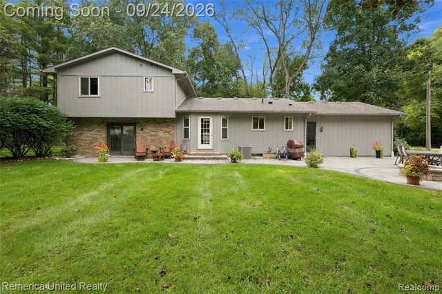 6601 Hemlock Court, Brighton, MI 48116
