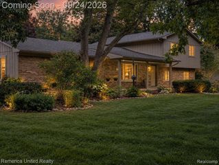 6601 Hemlock Court, Brighton, MI 48116