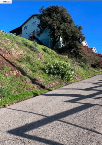 8712 Burr St, Oakland, CA 94621