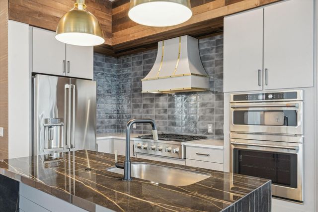 9757 Katy Freeway 2501, Houston, TX 77024