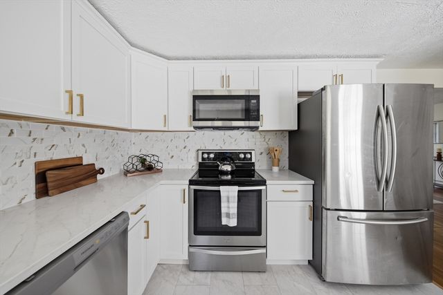 48 Westbrook Rd, South Hadley, MA 01075